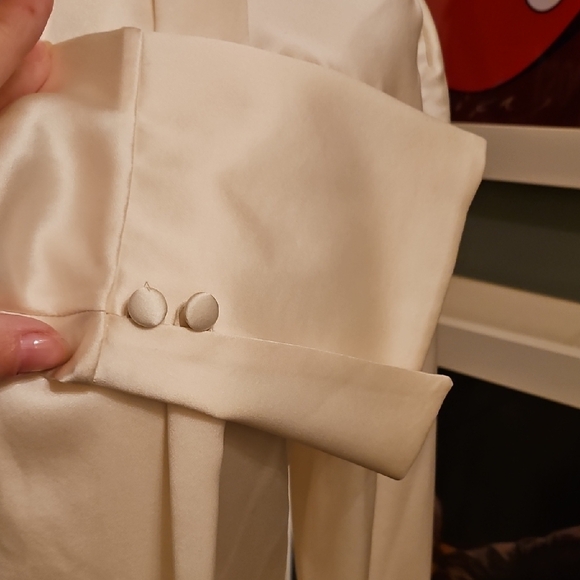 Elegant Cream Mini Dress - Picture 3 of 8